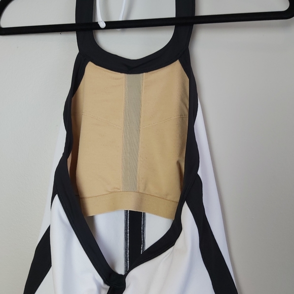 Lululemon Hip To Be Zen Halter Tank 8 - Picture 7 of 11